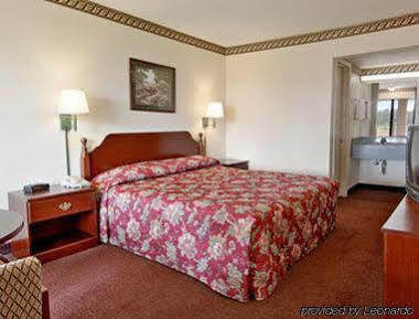 Rodeway Inn Concord Exteriör bild